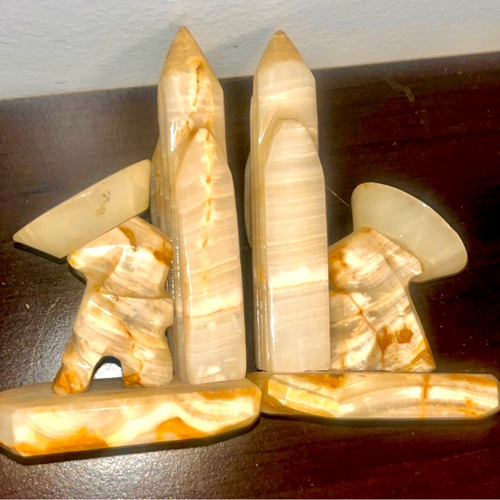 Vintage Stone Carved Onyx Sleeping Man In Desert with Sombrero Bookends - Picture 5 of 9